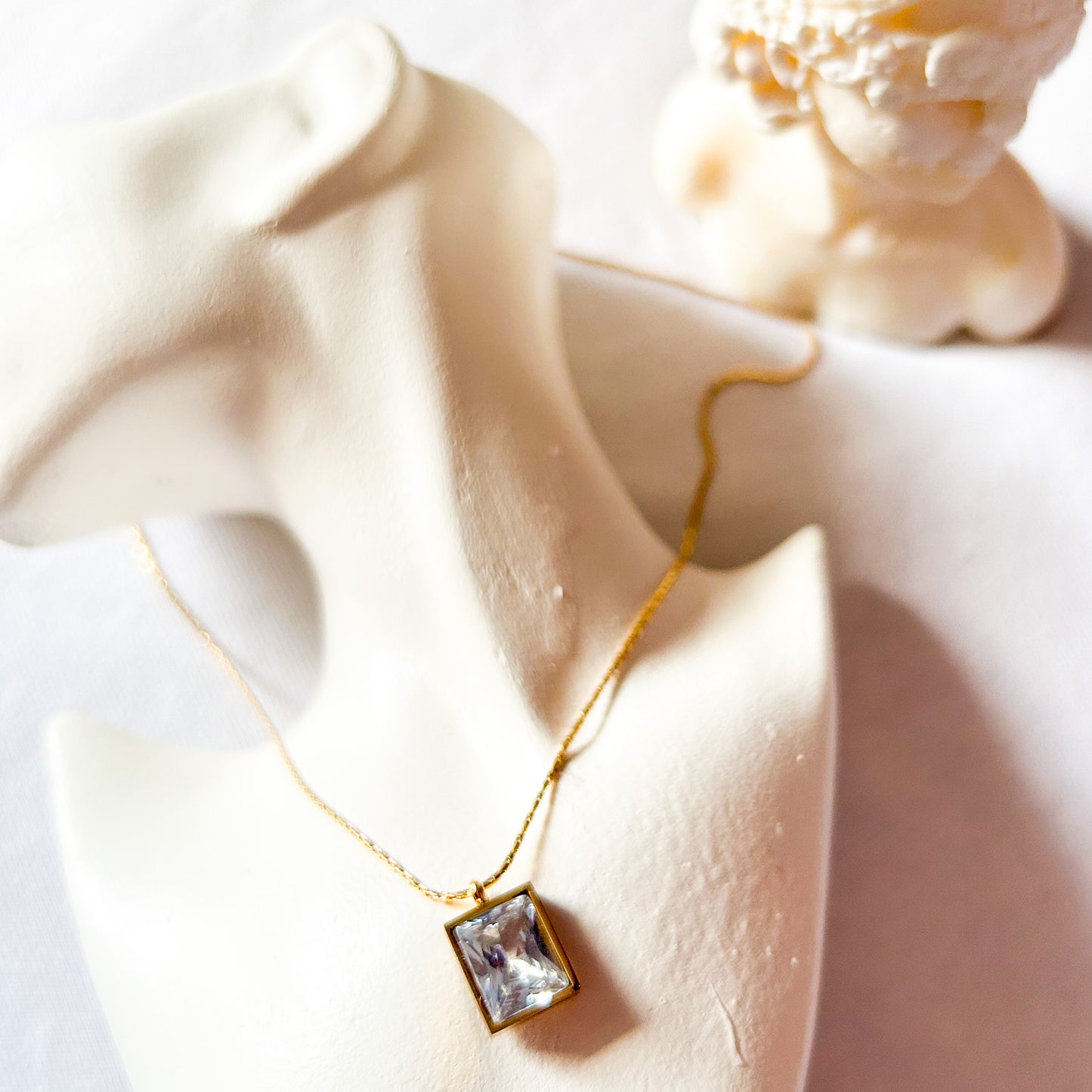 Metis Chain Necklace
