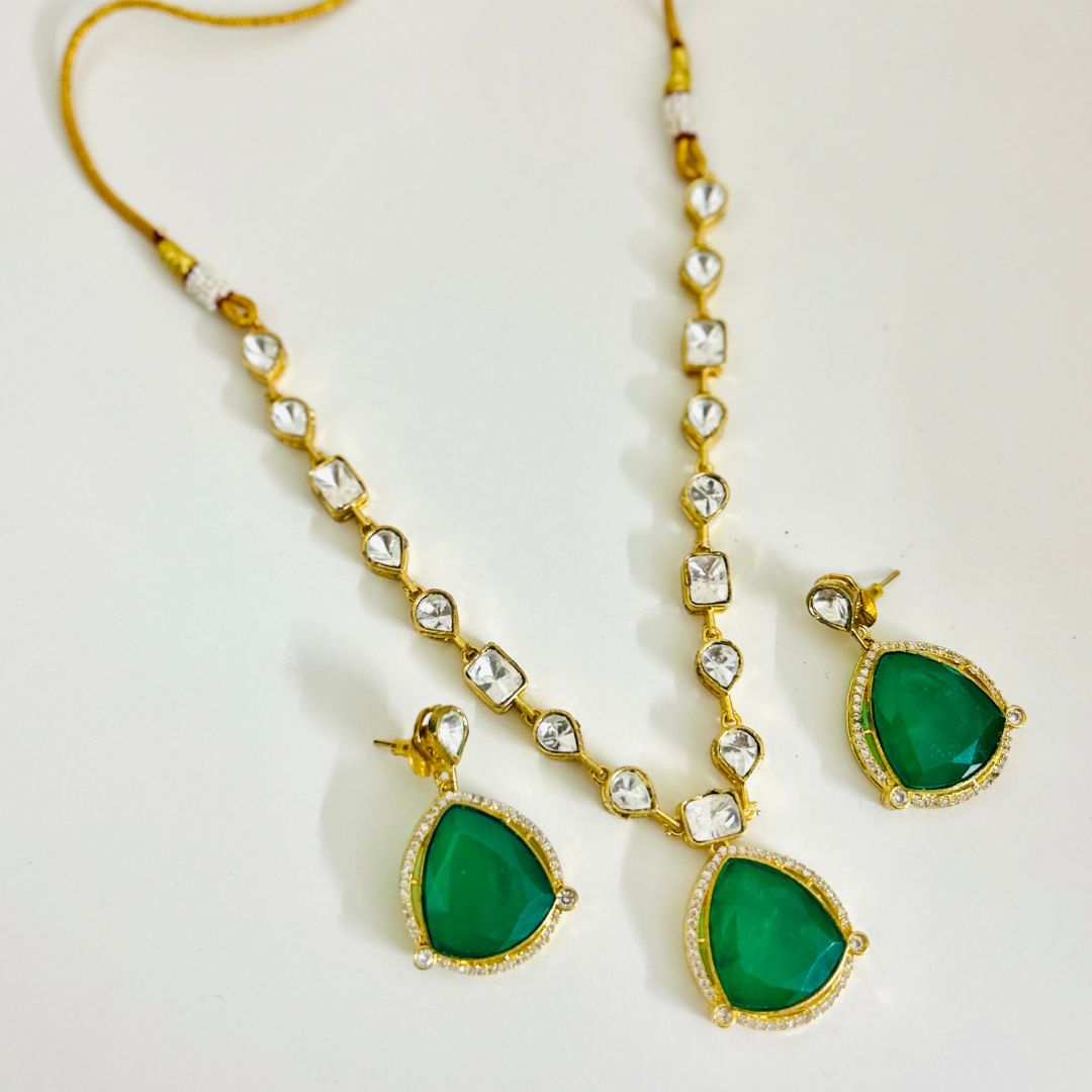Emerald Nutan Necklace Set