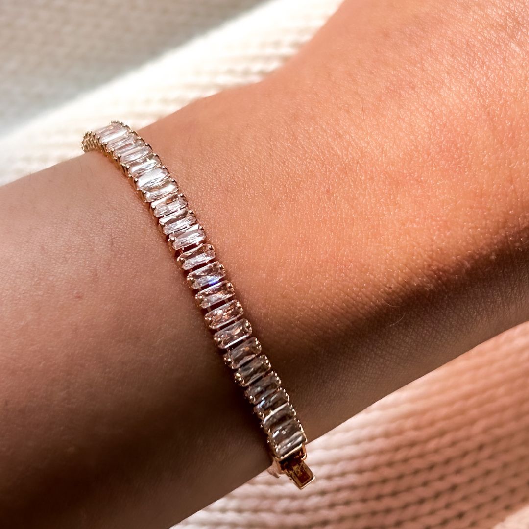 Carre Solitaire Tennis Bracelet