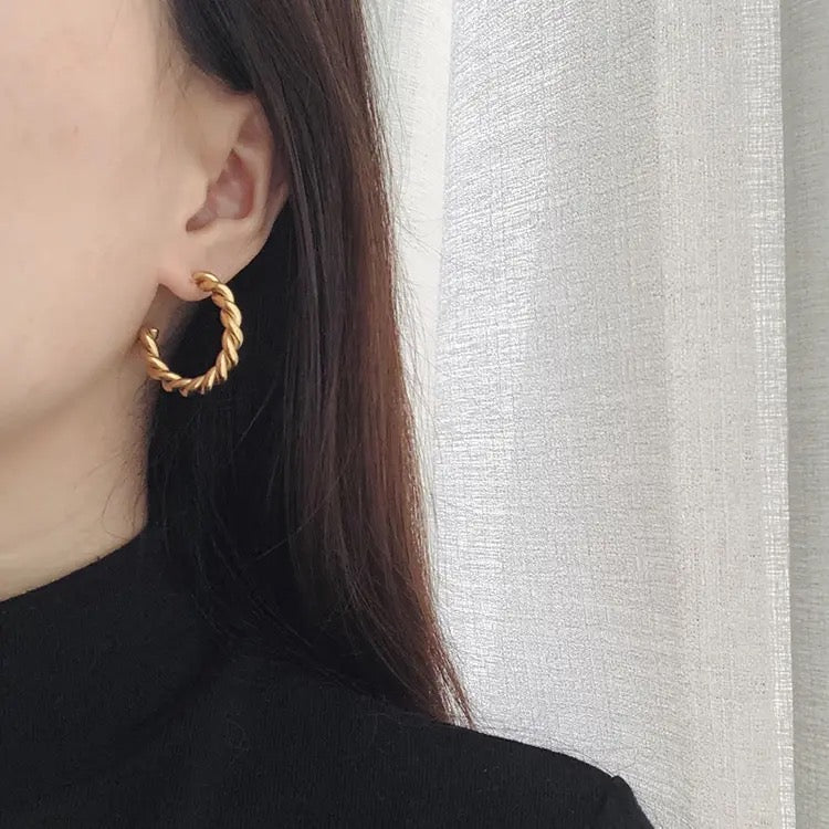 Apate Rope Hoop Earrings