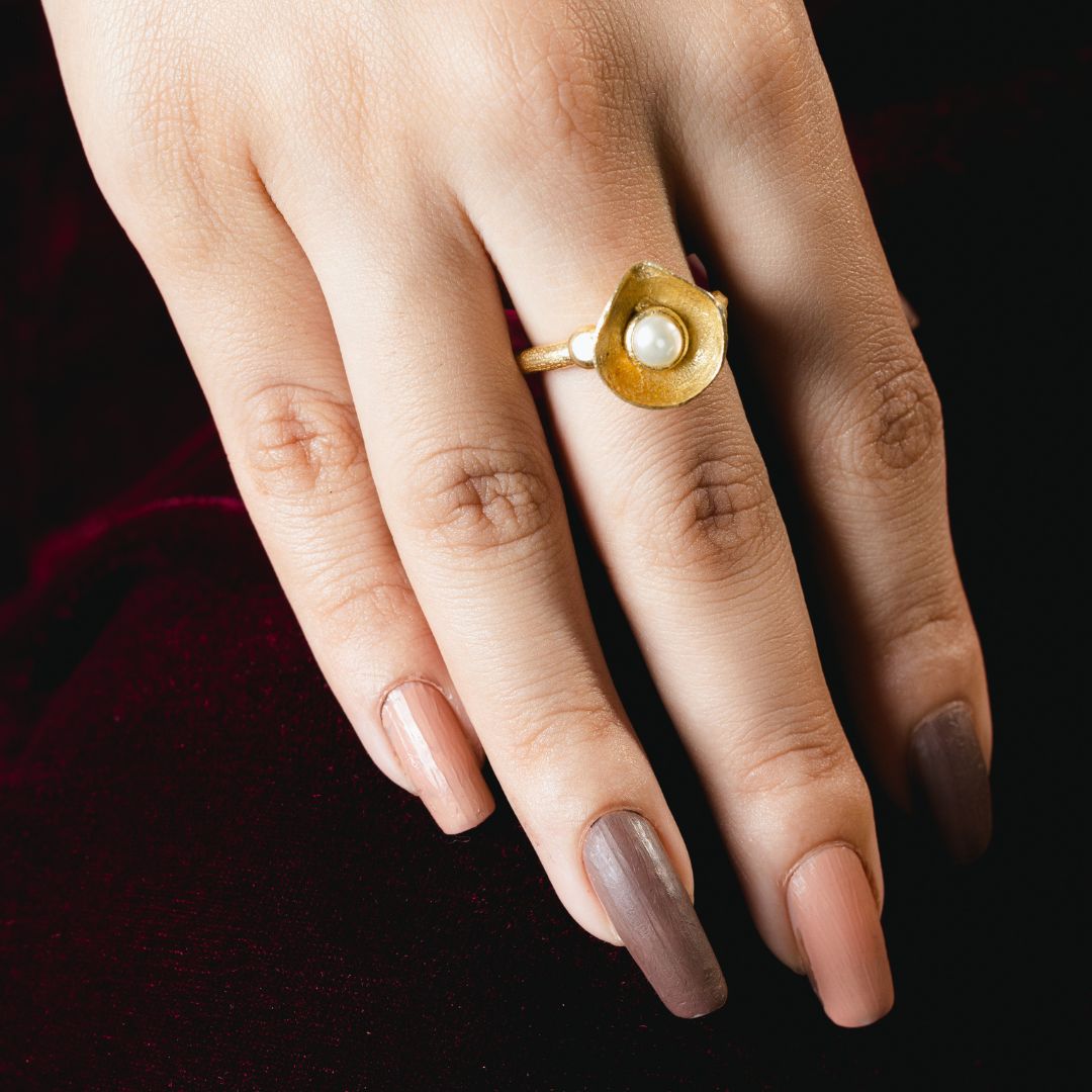 Nacre Ring Brass with 18K Gold Plating